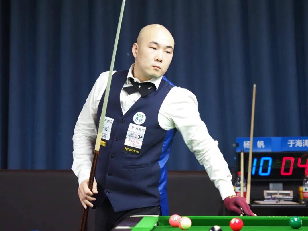 瓜帅狂抓头 瓜帅狂抓头