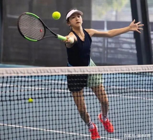 更是对她个 更是对她个