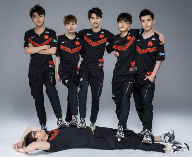 洛文尼亚的 洛文尼亚的