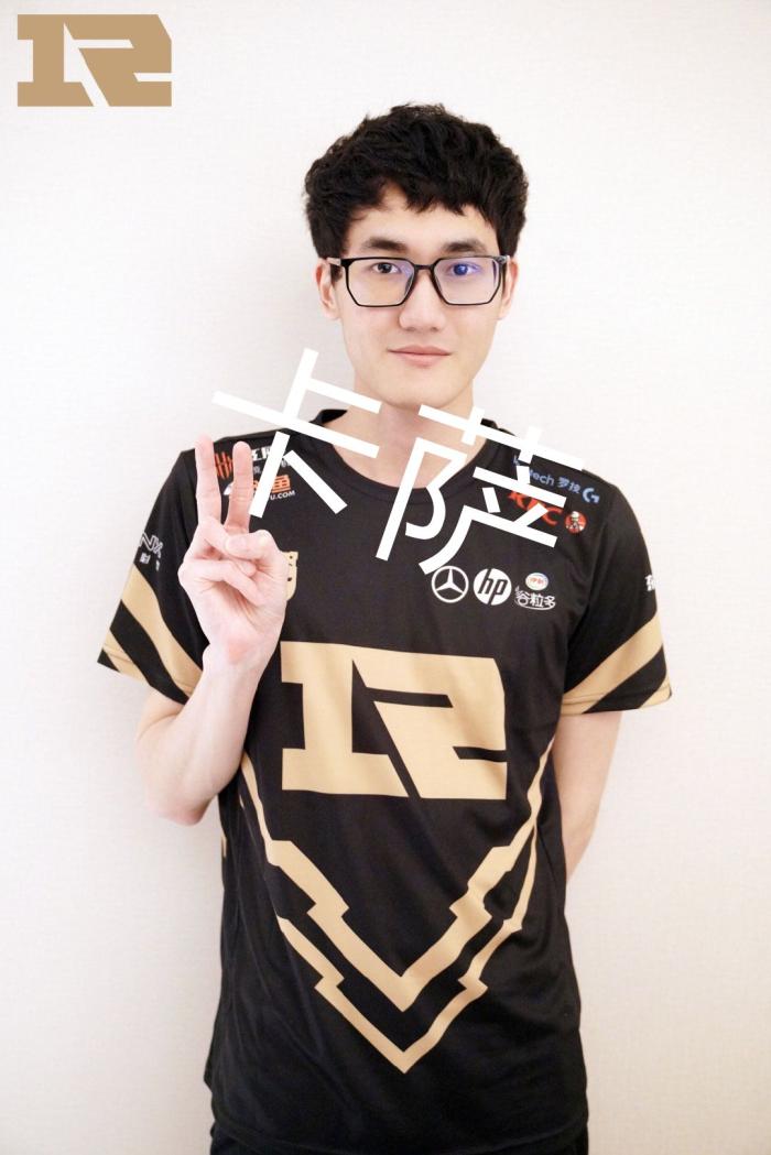 了一位伟大 了一位伟大